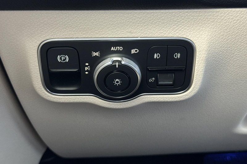 Used 2026 Mercedes-Benz GLB 250Image 31