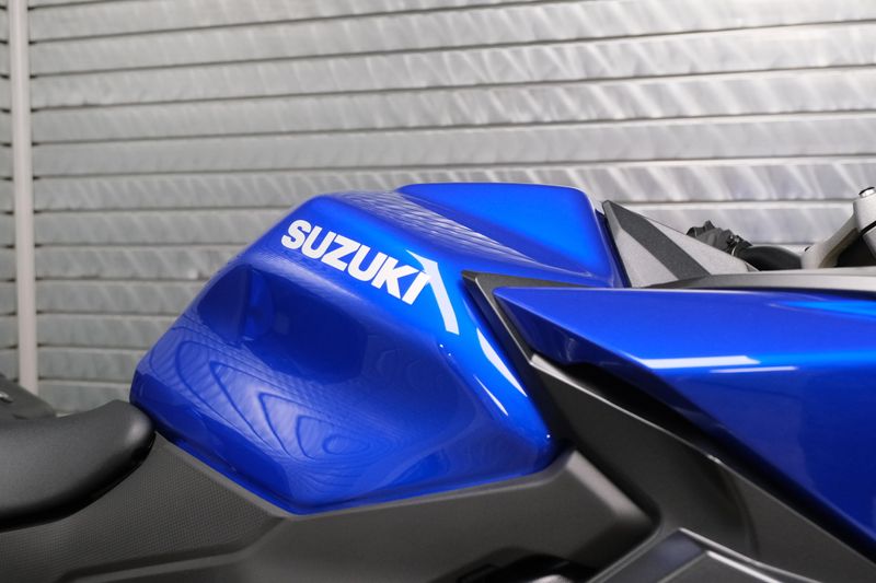 NEW 2026 SUZUKI GSX-S1000GT Image 11