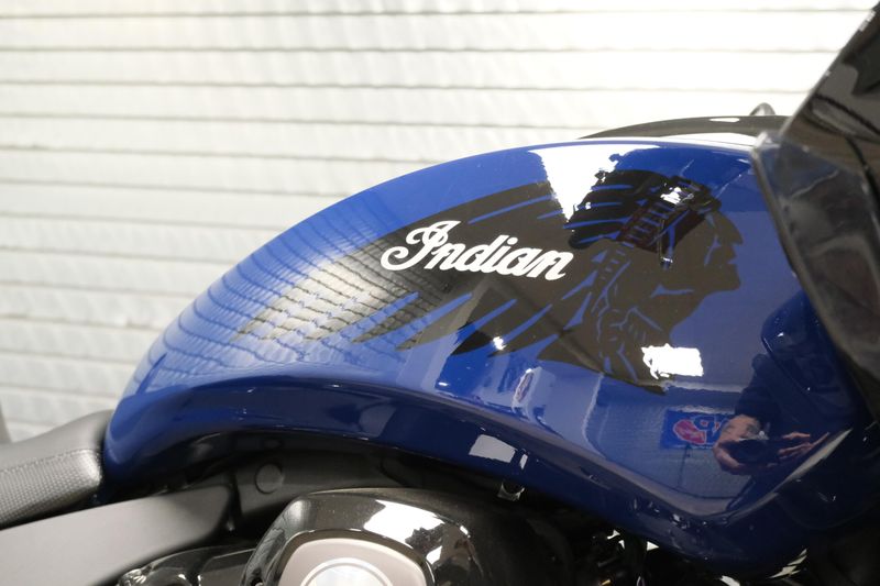 NEW 2025 INDIAN MOTORCYCLE CHALLENGER DARK HORSE Image 13