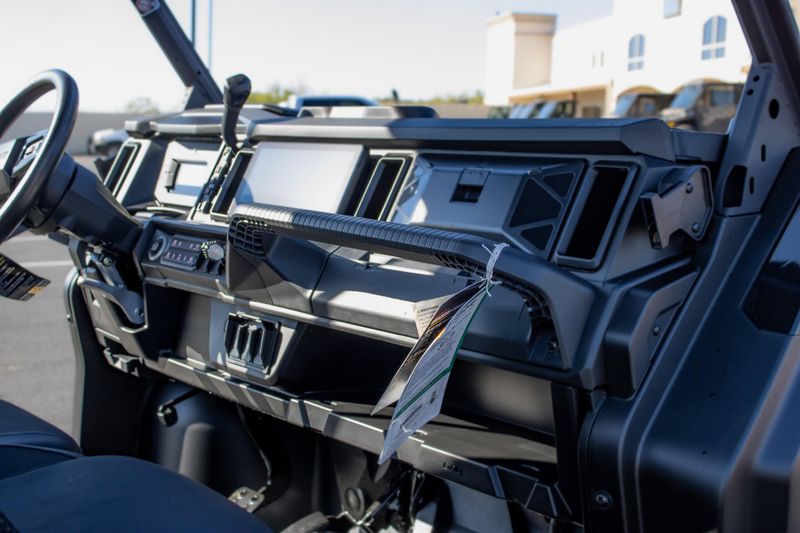 NEW 2026 CAN-AM DEFENDER XT HD11 WITH 1025 INCH TOUCHSCREEN Image 37