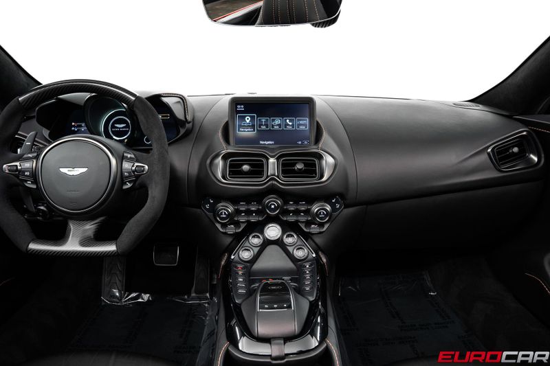 2022 Aston Martin Vantage Roadster *SPECIAL FACTORY PAINT * IMMACULATE CONDITION*Image 29