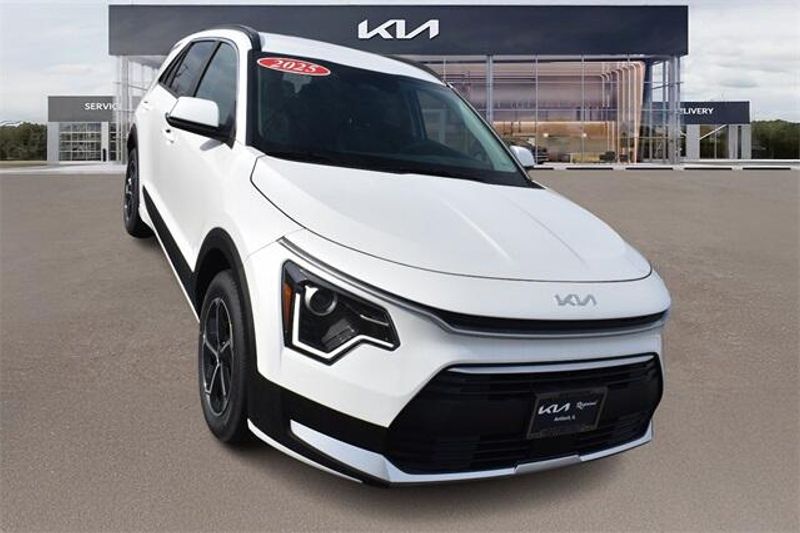 2025 Kia Niro EXImage 9