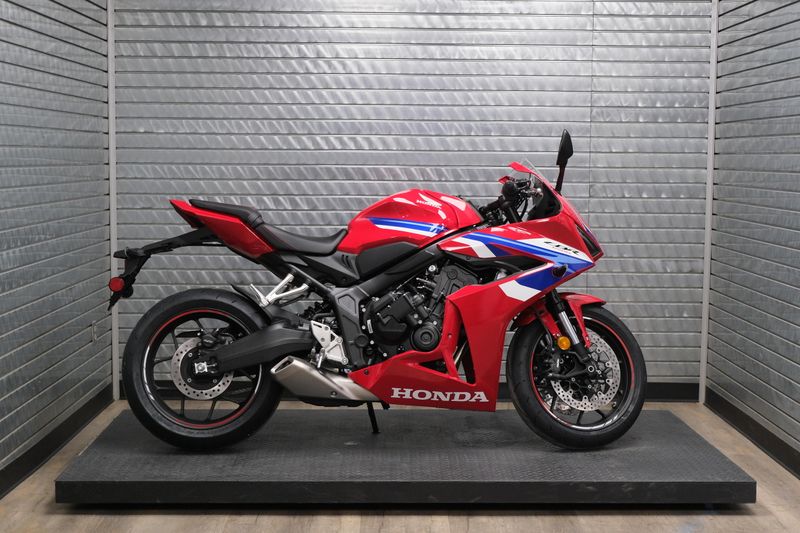 NEW 2026 HONDA CBR650R ECLUTCH Image 2