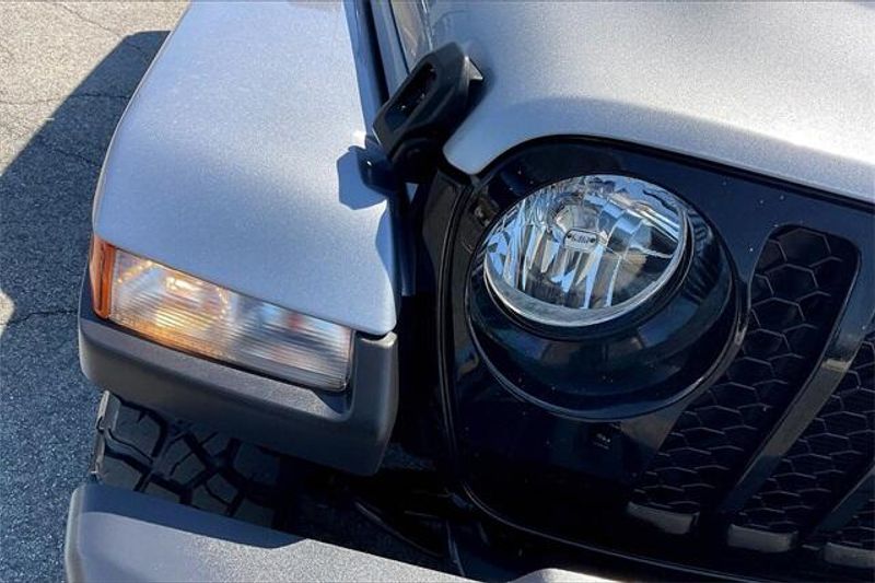 Used 2021 Jeep Gladiator WillysImage 27