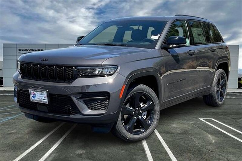 2025 Jeep Grand Cherokee Altitude X 4x4Image 1