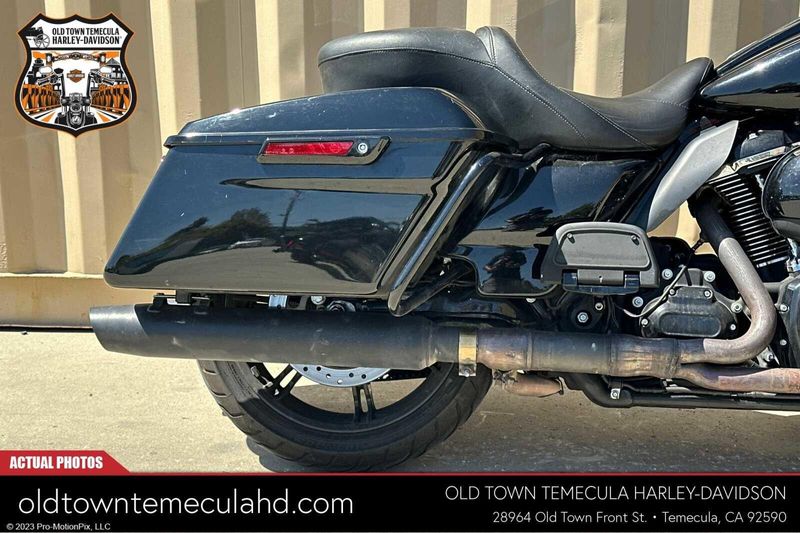 2022 Harley-Davidson Road Glide in a Black exterior color. BMW Motorcycles of Temecula – Southern California (951) 506-6903 bmwmotorcyclesoftemecula.com 