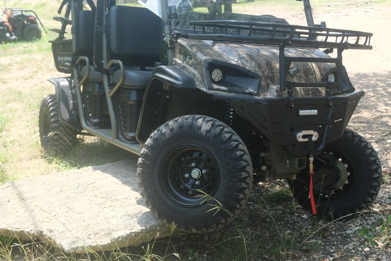 2025 LANDMASTER AMP CREW CAB WILDERNESS EDITION FOREST GREEN Image 12