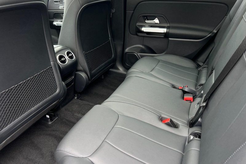 2023 Mercedes-Benz EQB 300Image 13