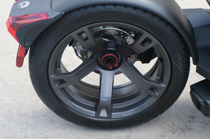 2022 Can-Am RYKER 600 BLACK Image 17