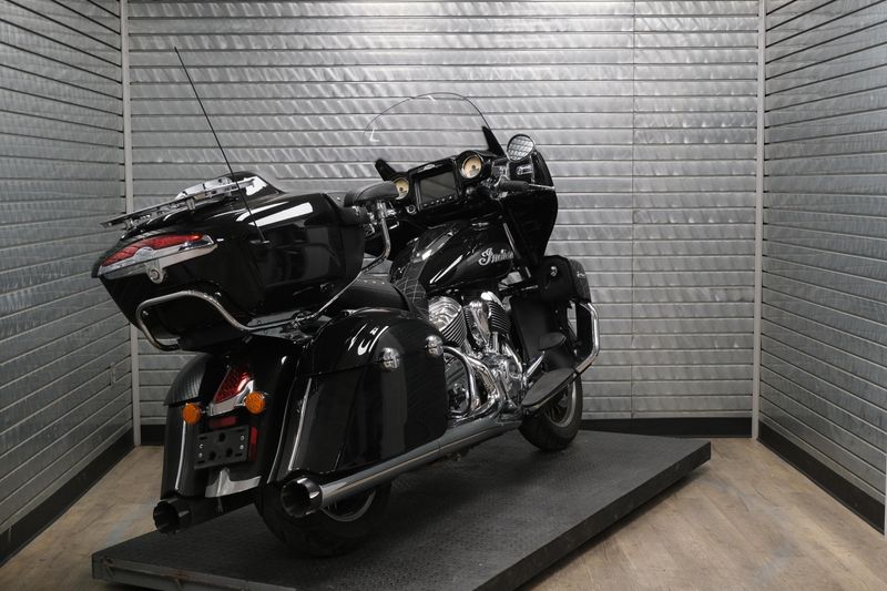 USED 2022 INDIAN MOTORCYCLE ROADMASTER Image 3
