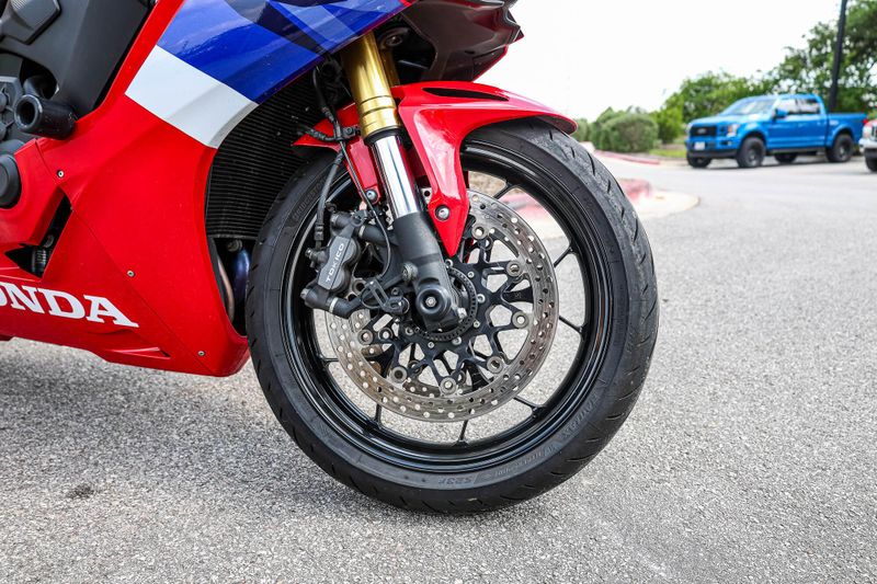 2022 Honda CBR1000RR ABS Image 6