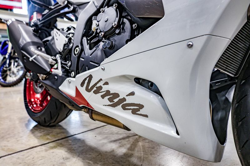 New 2025 Kawasaki NINJA ZX6R ABS Image 9