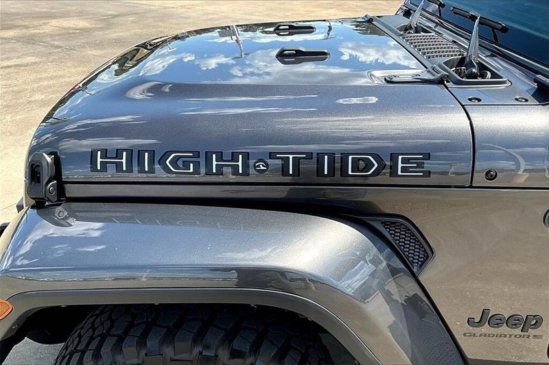 2025 Jeep Gladiator Sport photo 12