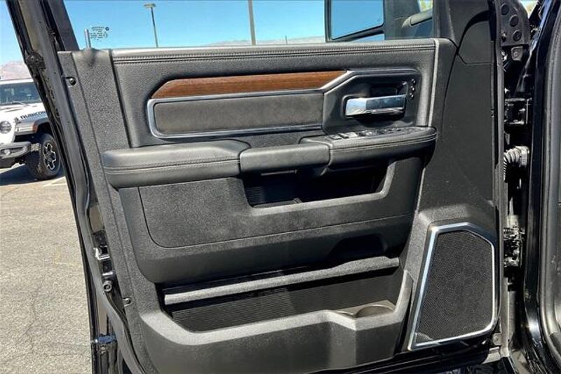 2024 Ram 2500 Laramie photo 21