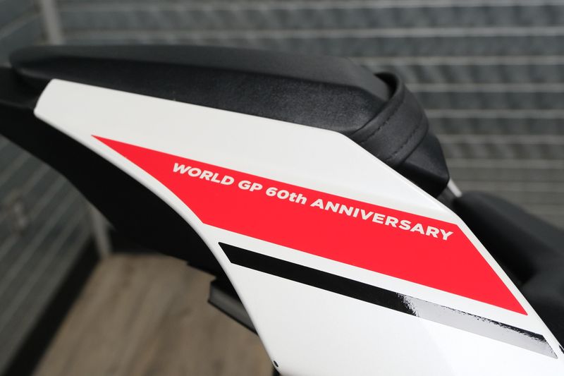 USED 2022 YAMAHA YZF-R1 Image 16