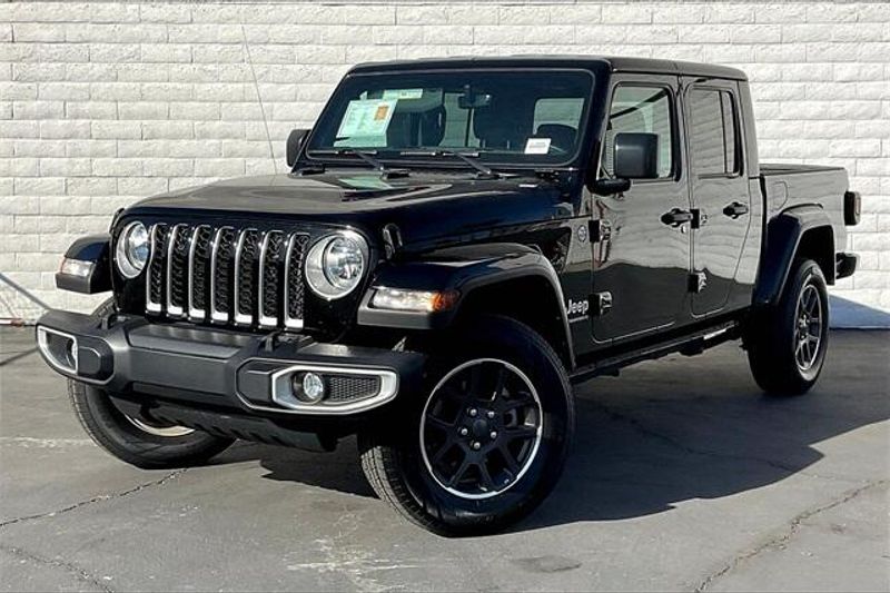 2023 Jeep Gladiator OverlandImage 1