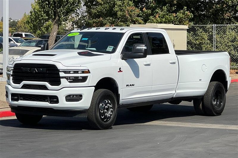 2025 Ram 3500 Laramie photo 8