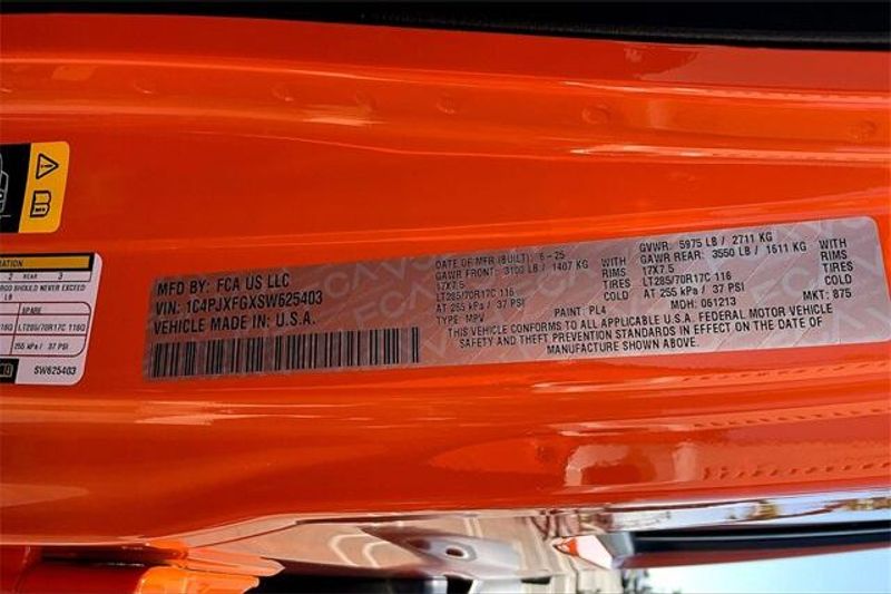 New 2025 Jeep Wrangler 4-door RubiconImage 15