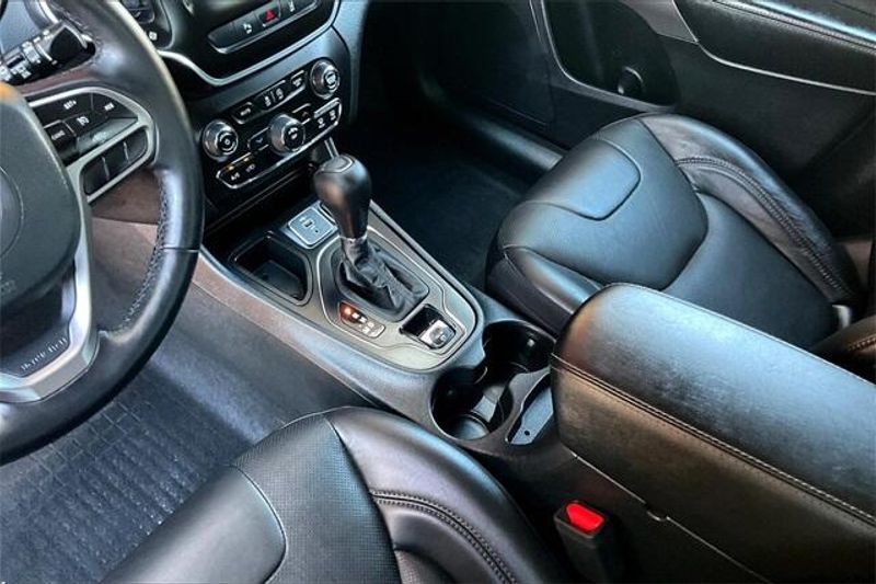 2021 Jeep Cherokee Latitude LuxImage 17