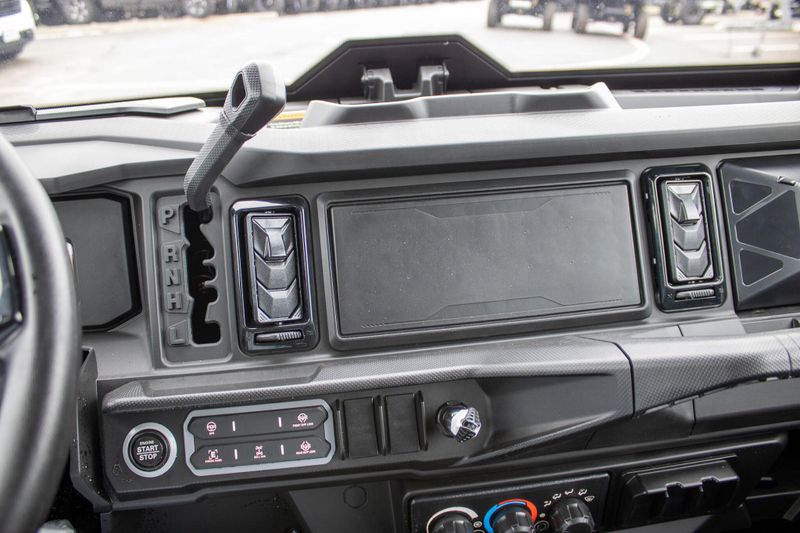 NEW 2026 CAN-AM DEFENDER MAX XT CAB HD11 Image 12
