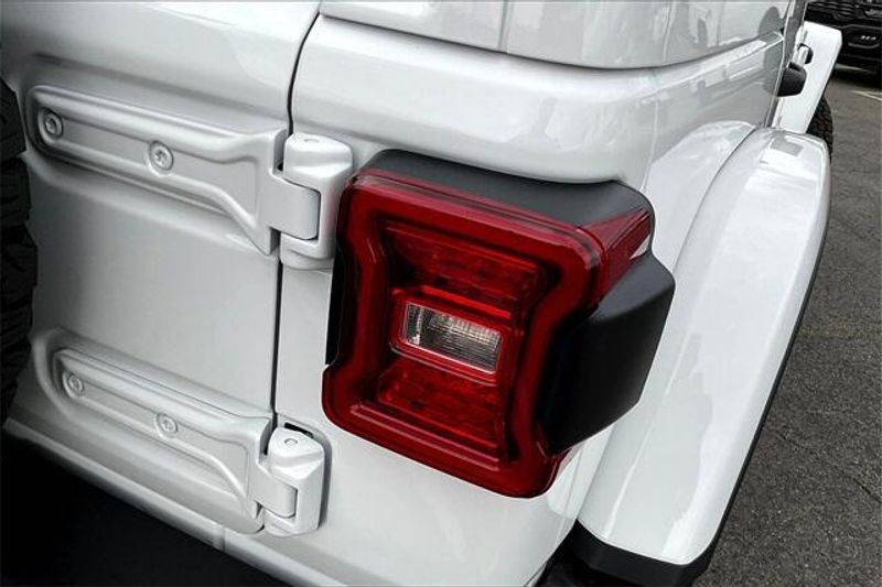 New 2025 Jeep Wrangler 4-door Rubicon XImage 12