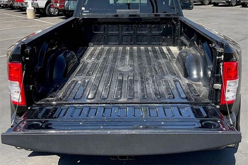 2022 RAM 3500 TradesmanImage 30