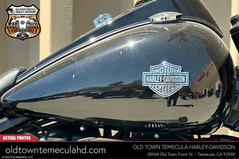 2022 Harley-Davidson Road King in a Black exterior color. BMW Motorcycles of Temecula – Southern California (951) 506-6903 bmwmotorcyclesoftemecula.com 