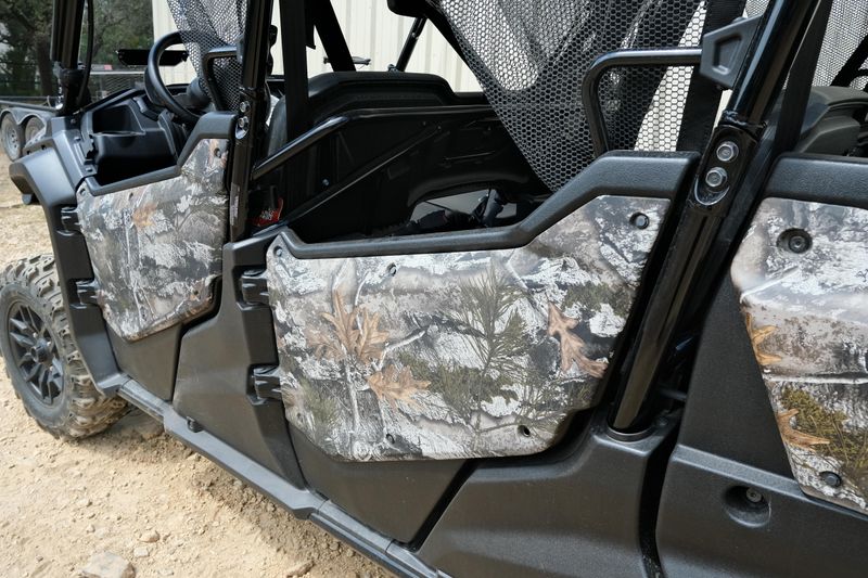NEW 2025 HONDA PIONEER 10006 DELUXE CREW Image 12