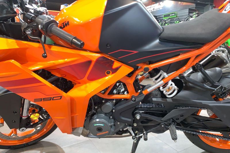 New 2024 KTM RC 390 Image 12