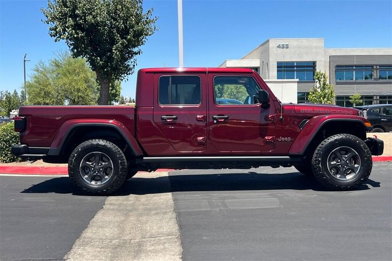 2021 Jeep Gladiator Rubicon photo 3