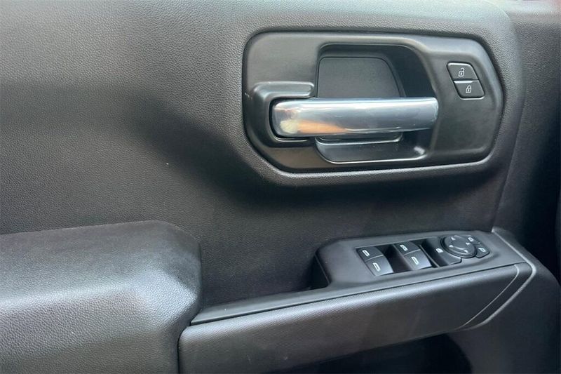2025 Chevrolet Silverado 1500 Custom Trail Boss photo 11