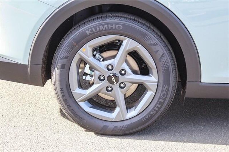 New 2025 Kia K4 LXSImage 19