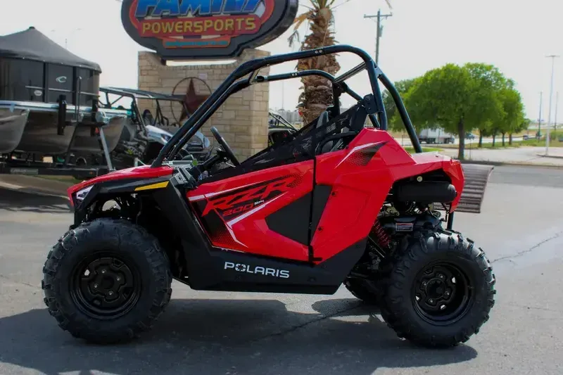 2025 Polaris RZR 200 EFI INDY RED Image 5
