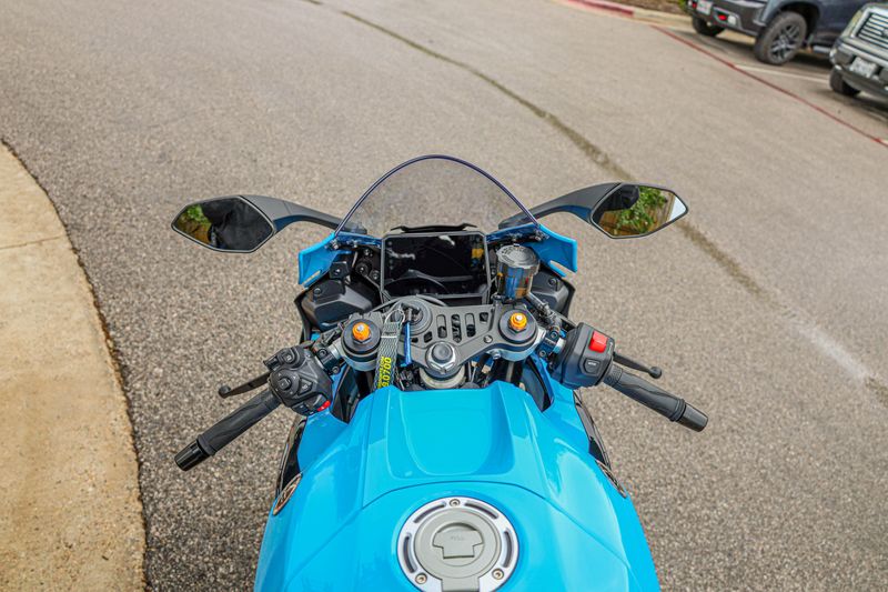 NEW 2026 YAMAHA YZFR7 Image 3