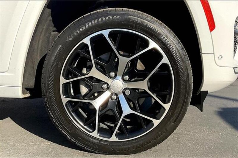 Used 2022 Jeep Grand Cherokee SummitImage 8