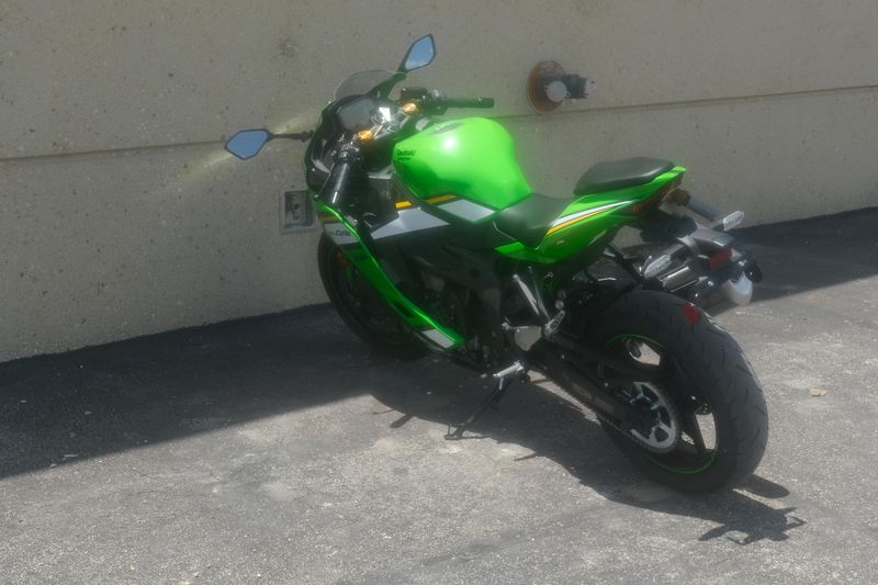 2025 Kawasaki NINJA ZX4RR ABS KRT EDITION ABS LIME GREEN AND EBONY AND PEARL BLIZZARD WHITE Image 5