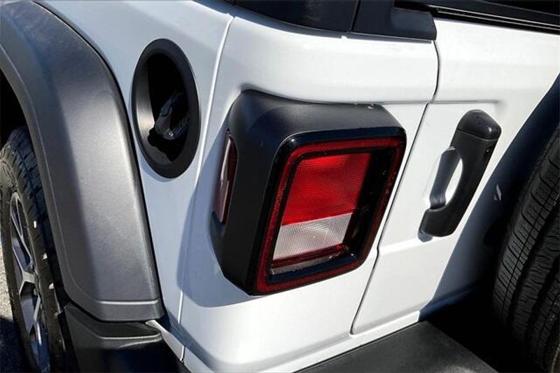 New 2025 Jeep Wrangler 4-door Sport SImage 12