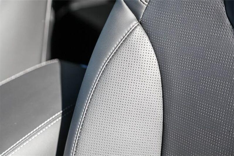 New 2025 Kia Sorento X-Line SXImage 21