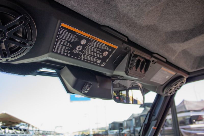 NEW 2026 CAN-AM DEFENDER MAX LIMITED CAB HD11 Image 45