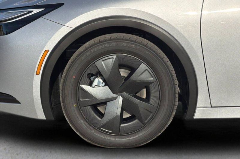 New 2027 Toyota Prius Plug-In Hybrid SEImage 25