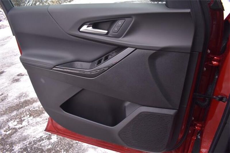 Used 2026 Chevrolet Equinox LTImage 30