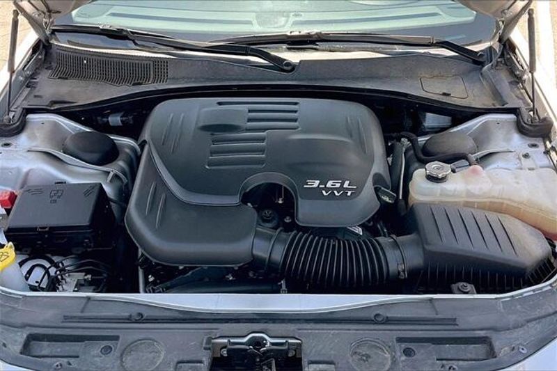 Used 2023 Chrysler 300 TouringImage 9
