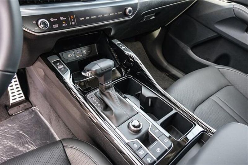 New 2025 Kia Sorento SXImage 21