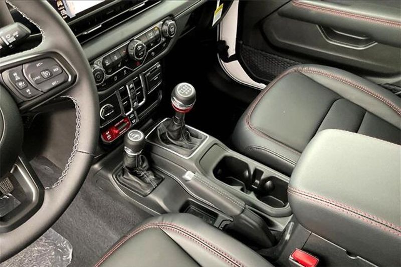 New 2025 Jeep Wrangler 4-door Rubicon XImage 7
