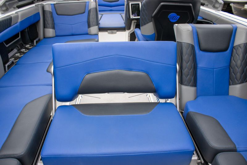 USED 2022 MALIBU M240 Image 38