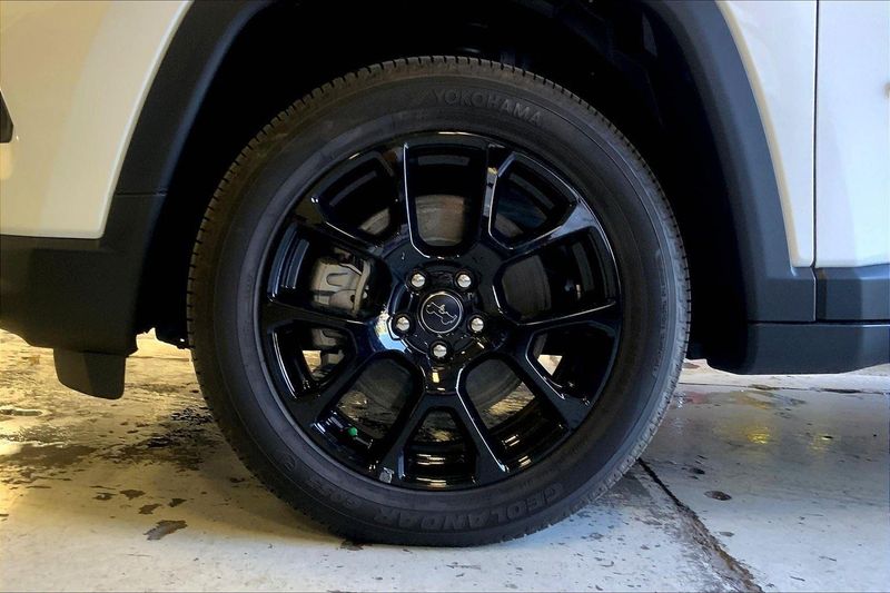 2025 Jeep Compass Latitude photo 11