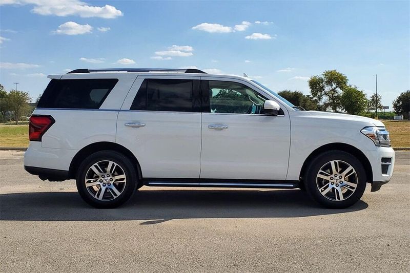 2023 Ford Expedition Limited photo 4