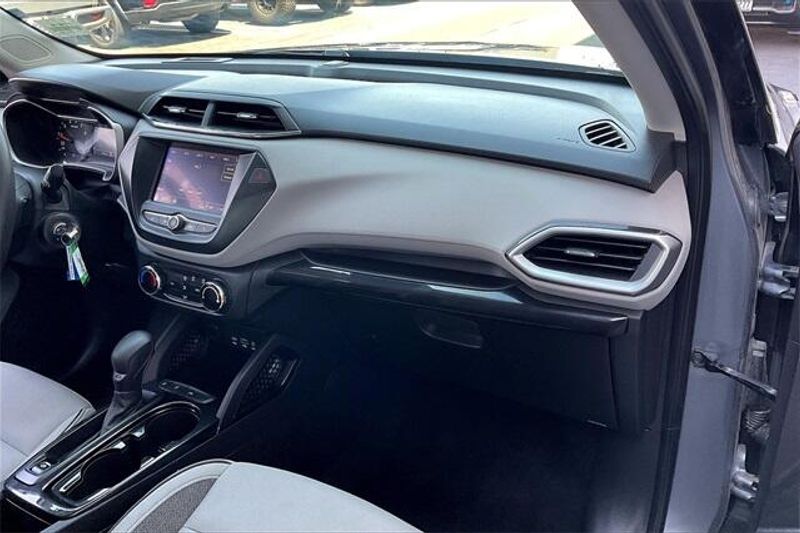Used 2021 Chevrolet Trailblazer LSImage 16