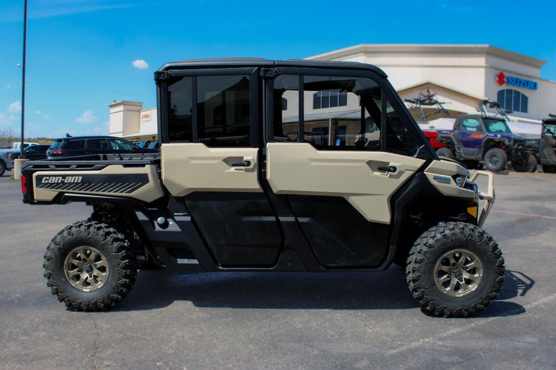 2025 Can-Am DEFENDER MAX LIMITED CAB HD10 DESERT TAN AND STEALTH BLACK Image 4