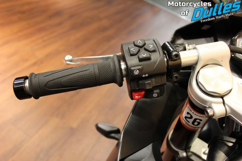 2025 Triumph Daytona 660 Image 11